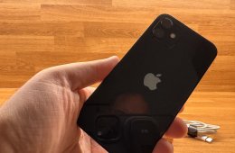 Apple iPhone 12 – fekete, 64 GB