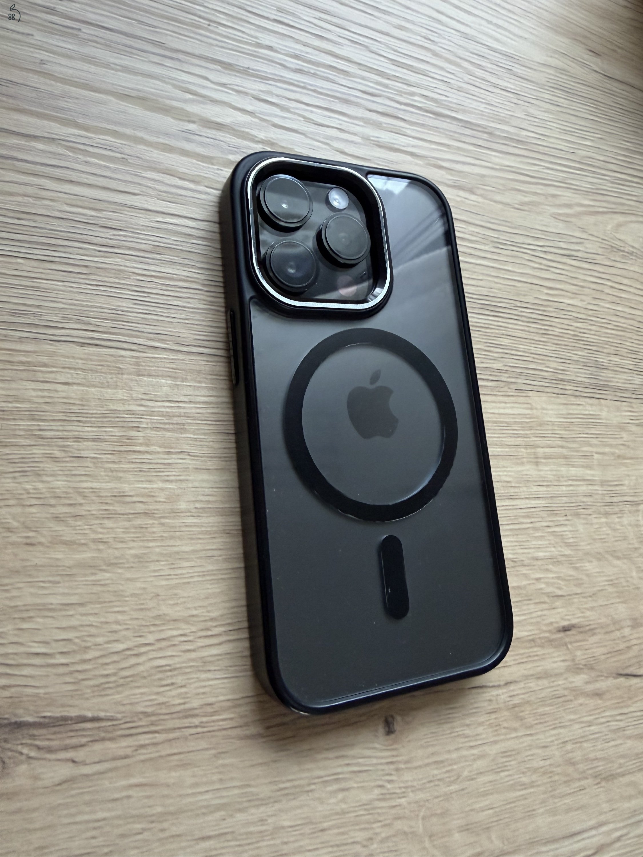 Eladó egy szép iPhone 14 Pro 256 GB Grey + fólia+ Tok