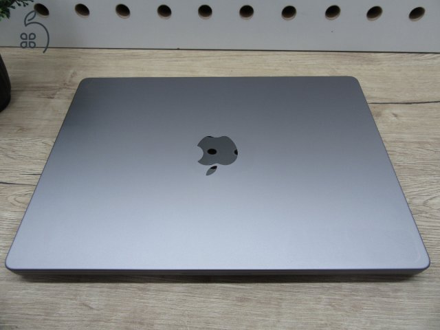 Apple MacBook Pro 14” (2021, M1 Pro) – Liquid Retina XDR élmény, brutál gyors munkagép, 32 GB RAM – 500 GB SSD – Használt, szép állapot – 287 ciklus / 85% akku – 3 hónap garancia