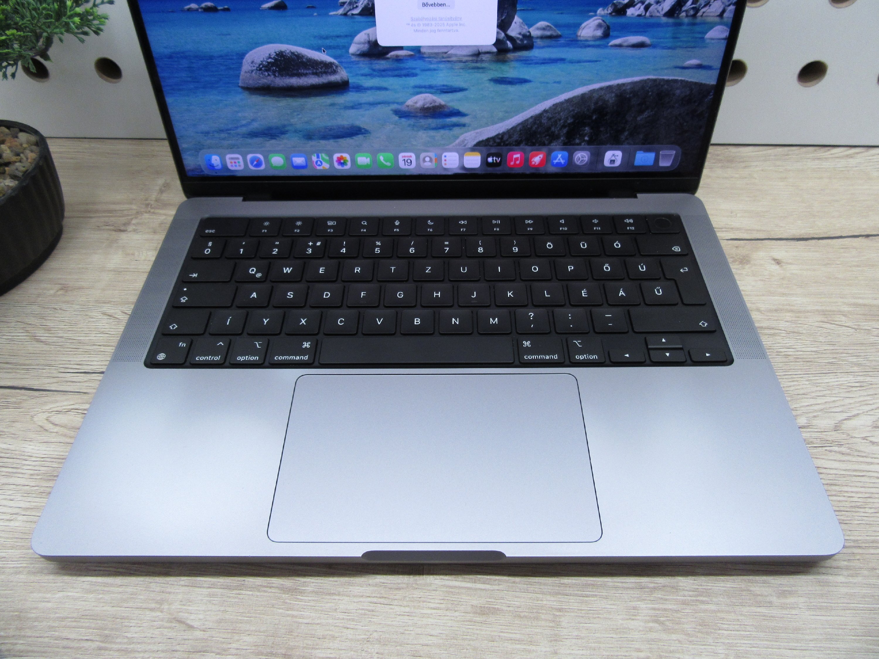 Apple MacBook Pro 14” (2021, M1 Pro) – Liquid Retina XDR élmény, brutál gyors munkagép, 32 GB RAM – 500 GB SSD – Használt, szép állapot – 287 ciklus / 85% akku – 3 hónap garancia