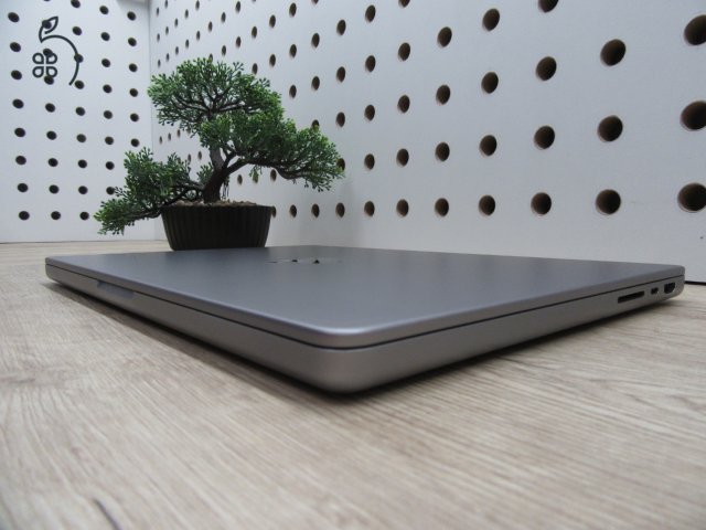 Apple MacBook Pro 14” (2021, M1 Pro) – Liquid Retina XDR élmény, brutál gyors munkagép, 32 GB RAM – 500 GB SSD – Használt, szép állapot – 287 ciklus / 85% akku – 3 hónap garancia