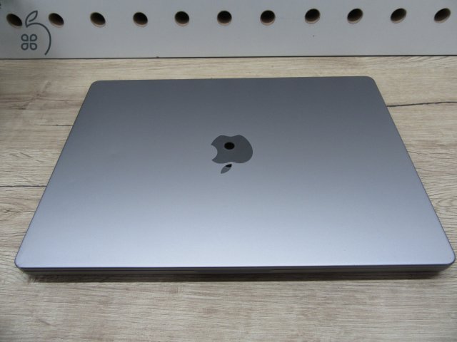 Apple MacBook Pro 14” (2021, M1 Max) – Liquid Retina XDR + ProMotion, brutál GPU erő kreatív munkára – 32 GB RAM – 500 GB SSD – Használt, megkímélt – 254 ciklus / 84% akku – 3 hónap garancia