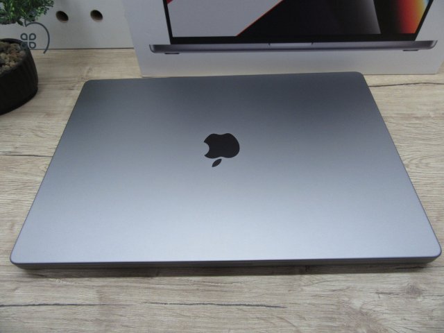 Apple MacBook Pro 16” (2021, M1 Max) – Szinte új állapot, 10 ciklus / 100% akku, Liquid Retina XDR + ProMotion, brutál teljesítmény – 32 GB RAM – 500 GB SSD – Használt, újszerű – 3 hónap garancia