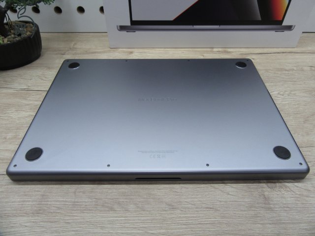 Apple MacBook Pro 16” (2021, M1 Max) – Szinte új állapot, 10 ciklus / 100% akku, Liquid Retina XDR + ProMotion, brutál teljesítmény – 32 GB RAM – 500 GB SSD – Használt, újszerű – 3 hónap garancia