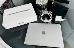 MacBookAir M1 (2020/12) - 16gb ram - 256gb tárhely - 88% akksi - Esztétikai hiba