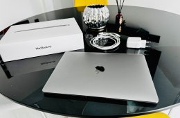 MacBookAir M1 (2020/12) - 16gb ram - 256gb tárhely - 88% akksi - Esztétikai hiba