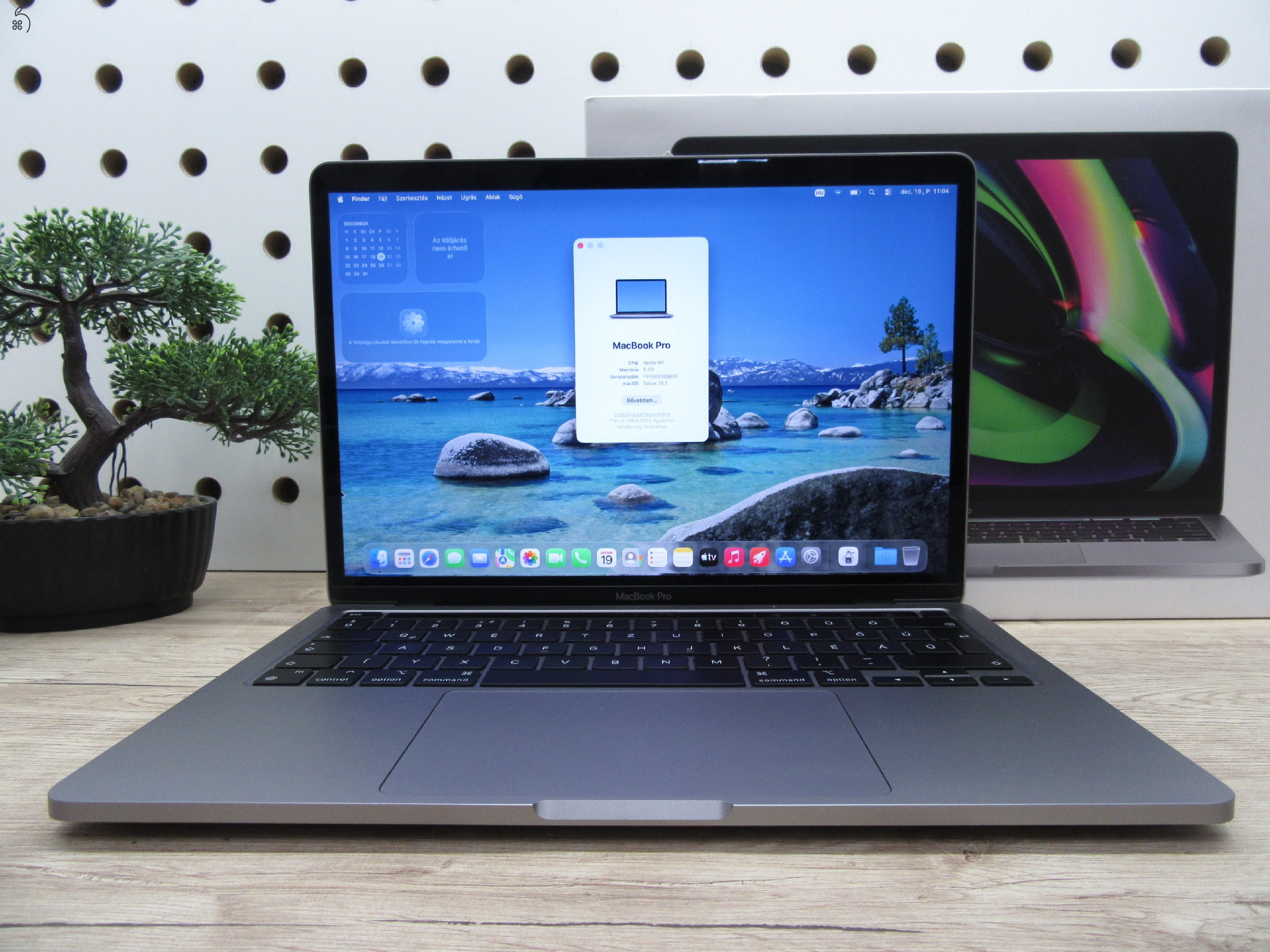 Apple MacBook Pro 13” (2020, M1) – Villámgyors, csendes “mindenes” munkagép – 8 GB RAM – 500 GB SSD – Használt, karcmentes – 3 hónap garancia