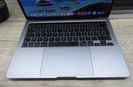 Apple MacBook Pro 13” (2020, M1) – Villámgyors, csendes “mindenes” munkagép – 8 GB RAM – 500 GB SSD – Használt, karcmentes – 3 hónap garancia