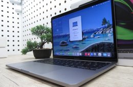 Apple MacBook Pro 13” (2020, M1) – Villámgyors, csendes “mindenes” munkagép – 8 GB RAM – 500 GB SSD – Használt, karcmentes – 3 hónap garancia