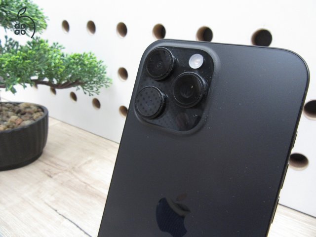 Apple iPhone 16 Pro Max – Black Titanium – 6,9” ProMotion 120 Hz, A18 Pro, 5× zoom – 256 GB – Használt, karcmentes – 98% akku – Garanciás 2027. 10. 28-ig
