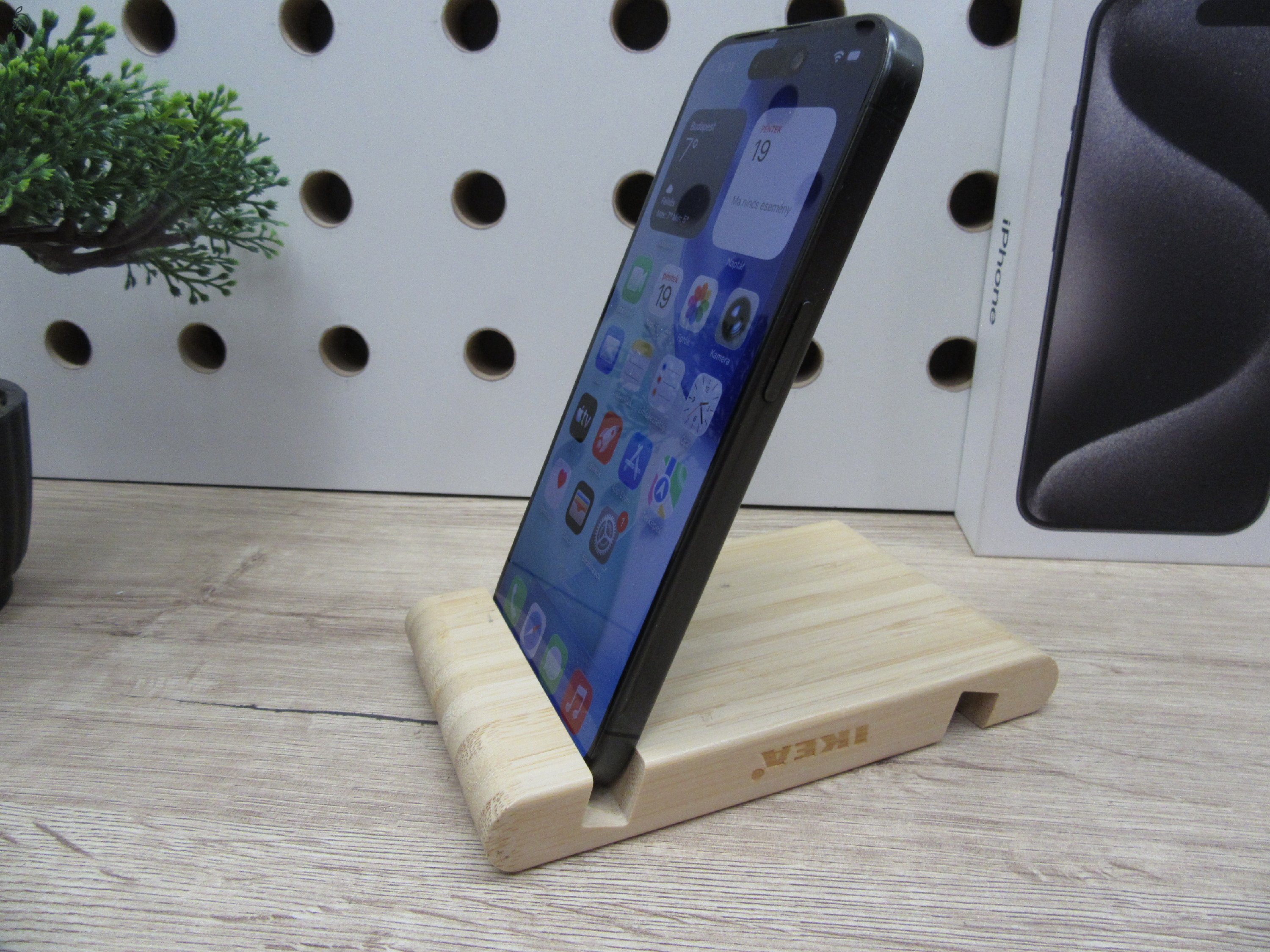 Apple iPhone 15 Pro – Black Titanium – Prémium titán ház, Pro kamera, villámgyors teljesítmény – 128 GB – Használt, karcmentes – Vodafone-os – 3 hónap garancia