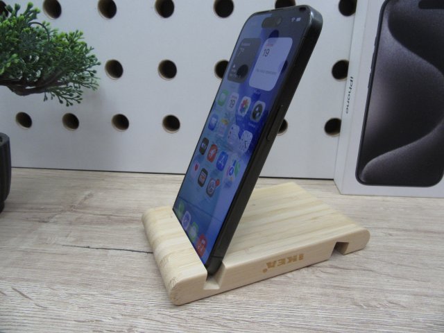 Apple iPhone 15 Pro – Black Titanium – Prémium titán ház, Pro kamera, villámgyors teljesítmény – 128 GB – Használt, karcmentes – Vodafone-os – 3 hónap garancia