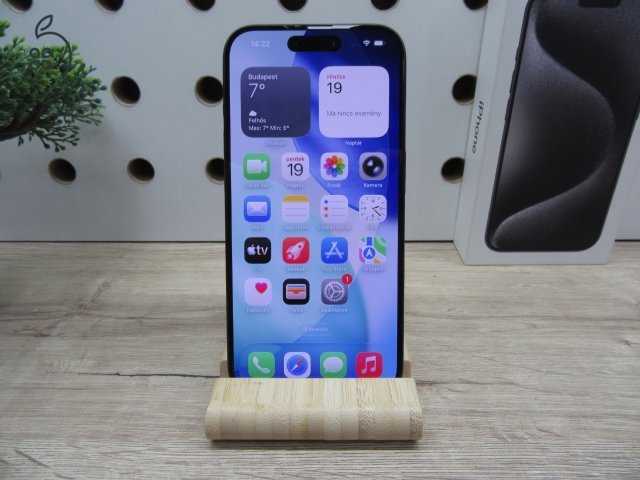 Apple iPhone 15 Pro – Black Titanium – Prémium titán ház, Pro kamera, villámgyors teljesítmény – 128 GB – Használt, karcmentes – Vodafone-os – 3 hónap garancia