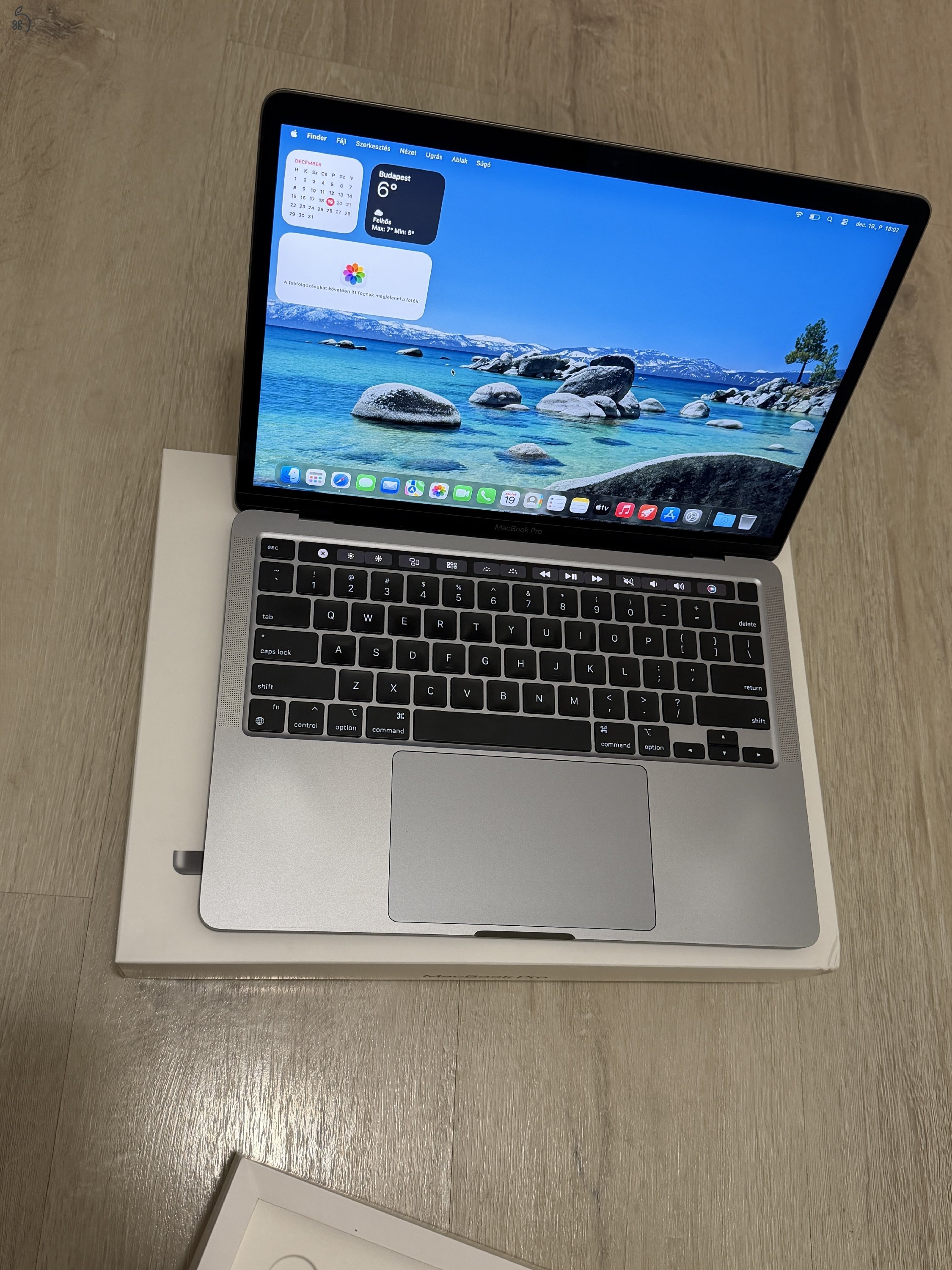 Apple MacBook Pro 13,3” Touch Bar (2020, M1, 16 GB RAM, 512 GB SSD) – Hibátlan állapot, dobozos!