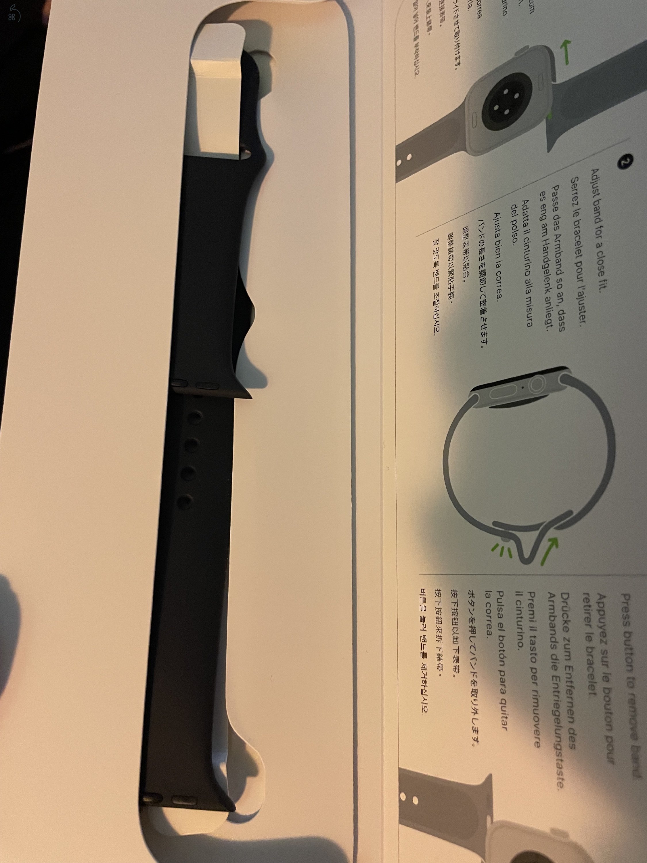 Apple Watch SE 2022, 44mm, GPS, éjfekete.