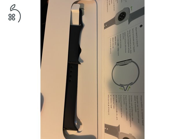 Apple Watch SE 2022, 44mm, GPS, éjfekete.
