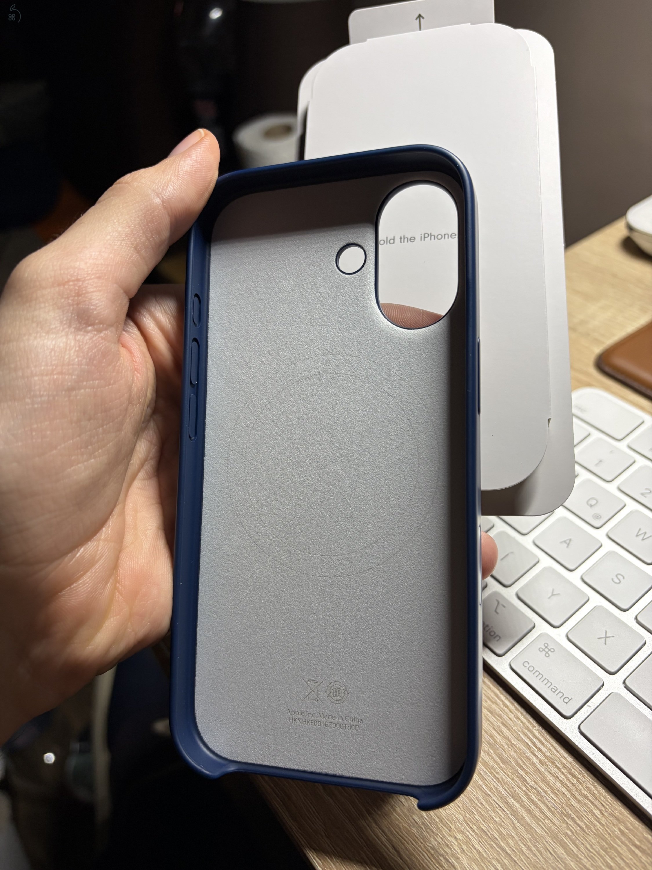 Újszerű gyári Apple Beats telefontok Iphone 17 készülékhez + ajándék Iphone 13 Pro Max tok