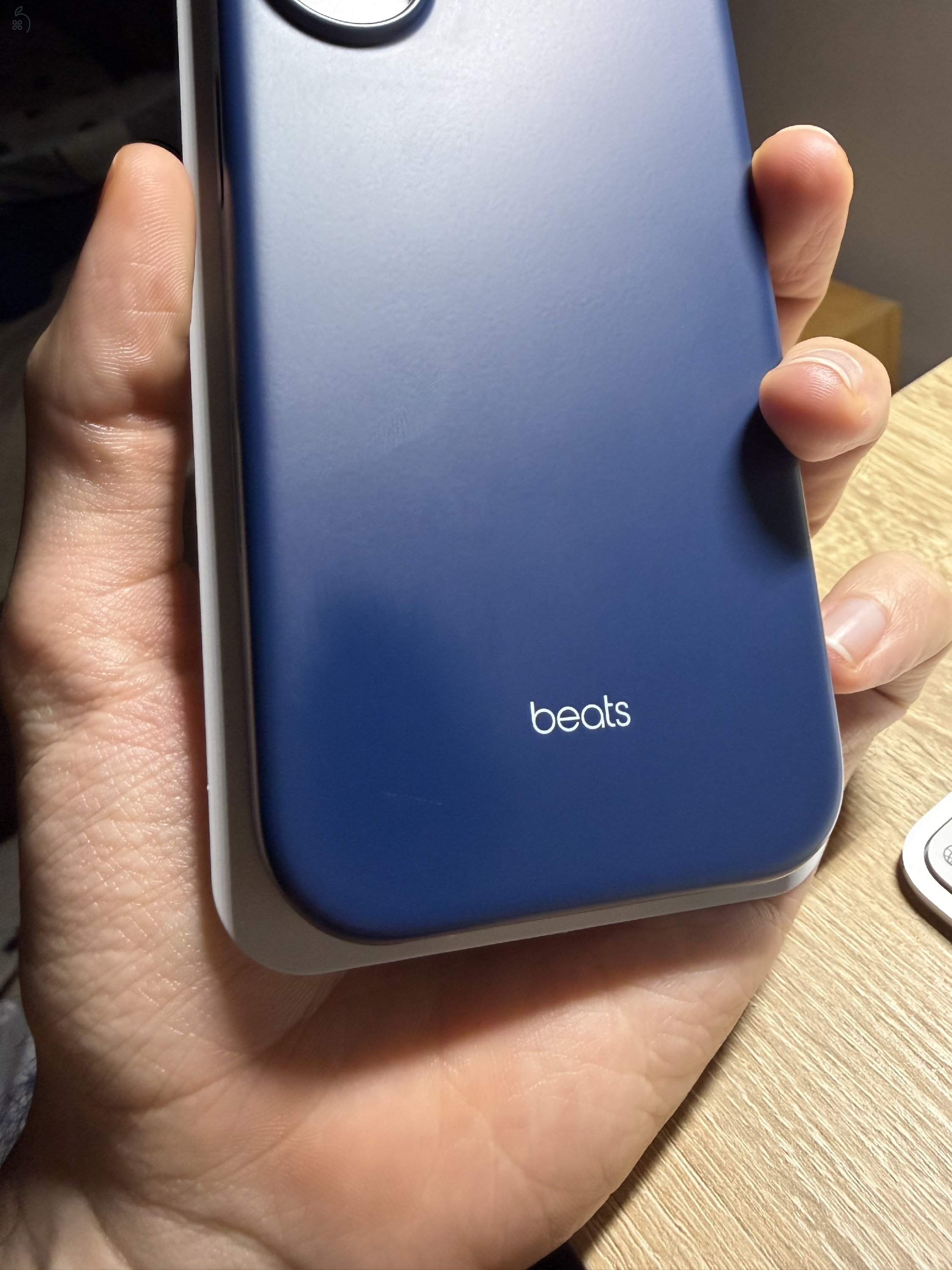 Újszerű gyári Apple Beats telefontok Iphone 17 készülékhez + ajándék Iphone 13 Pro Max tok