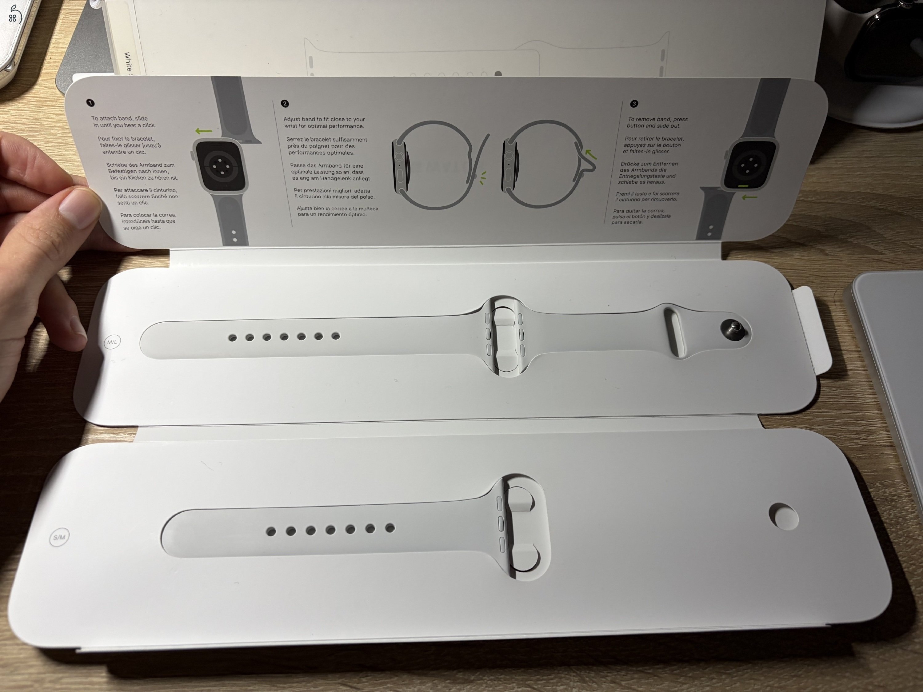 Gyári Apple Watch óraszíj, szilikon pánt (42-44-46-49 mm modellekhez), M/L és S/M méretben, fehér