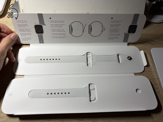 Gyári Apple Watch óraszíj, szilikon pánt (42-44-46-49 mm modellekhez), M/L és S/M méretben, fehér