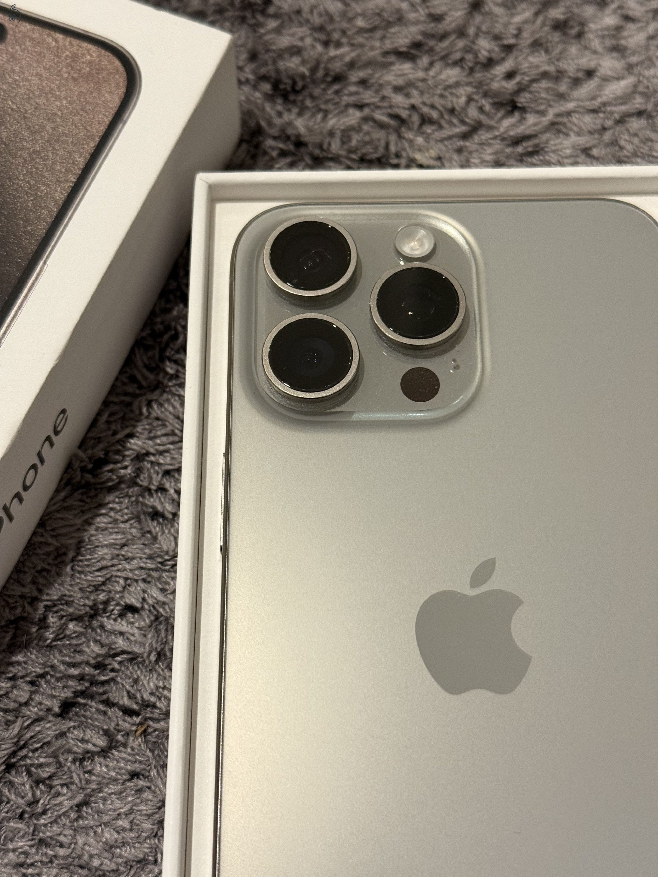 Eladó Iphone 15 Pro Max 256 GB