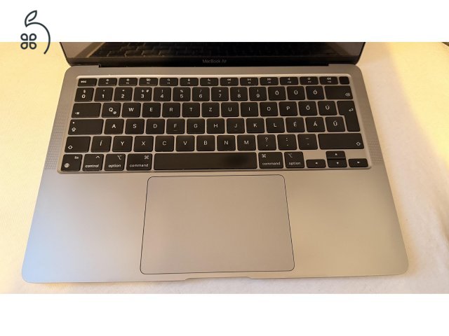 MacBook Air M1 - tokkal, kijelzővédő fóliával - karcmentes állapot