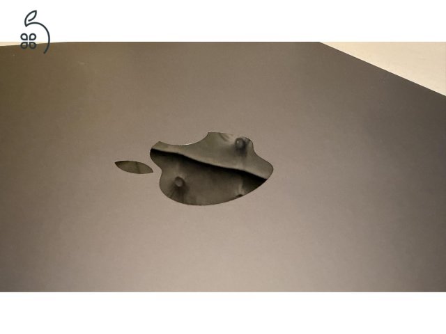 MacBook Air M1 - tokkal, kijelzővédő fóliával - karcmentes állapot