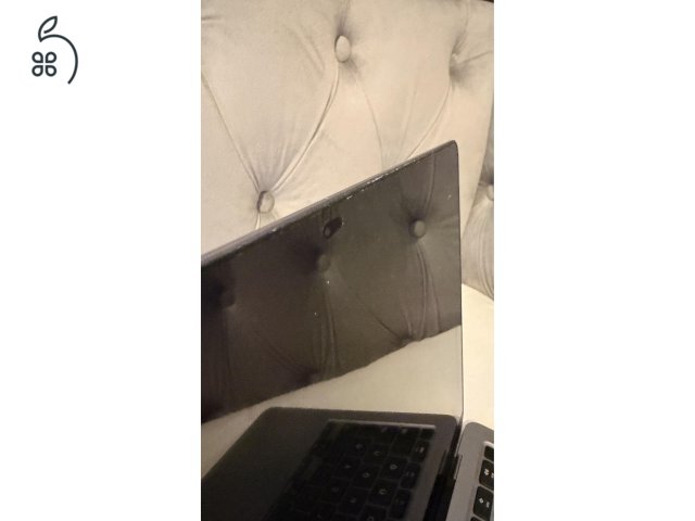 MacBook Air M1 - tokkal, kijelzővédő fóliával - karcmentes állapot