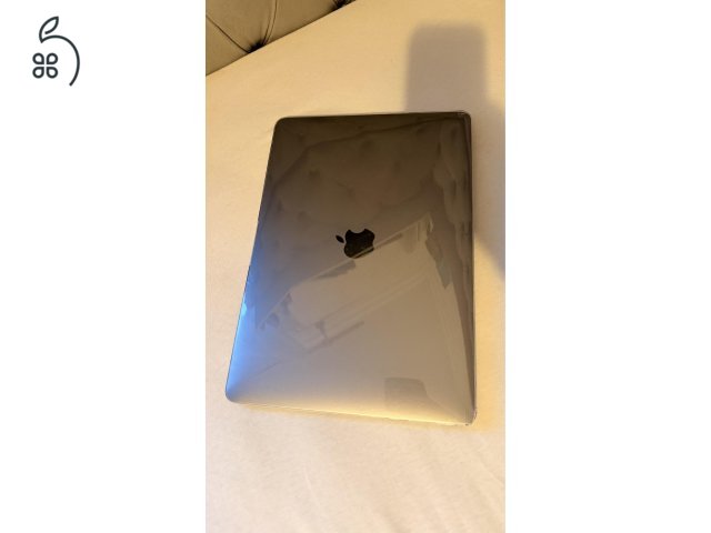 MacBook Air M1 - tokkal, kijelzővédő fóliával - karcmentes állapot