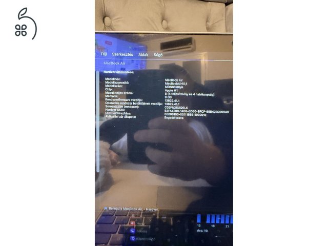 MacBook Air M1 - tokkal, kijelzővédő fóliával - karcmentes állapot