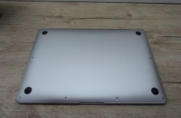 Apple MacBook Air 13” (2020, M1) – Szuperkönnyű, brutál gyors, 95% akkuval majdnem új élmény – 8 GB RAM – 256 GB SSD – Használt, szép állapot – 3 hónap garancia