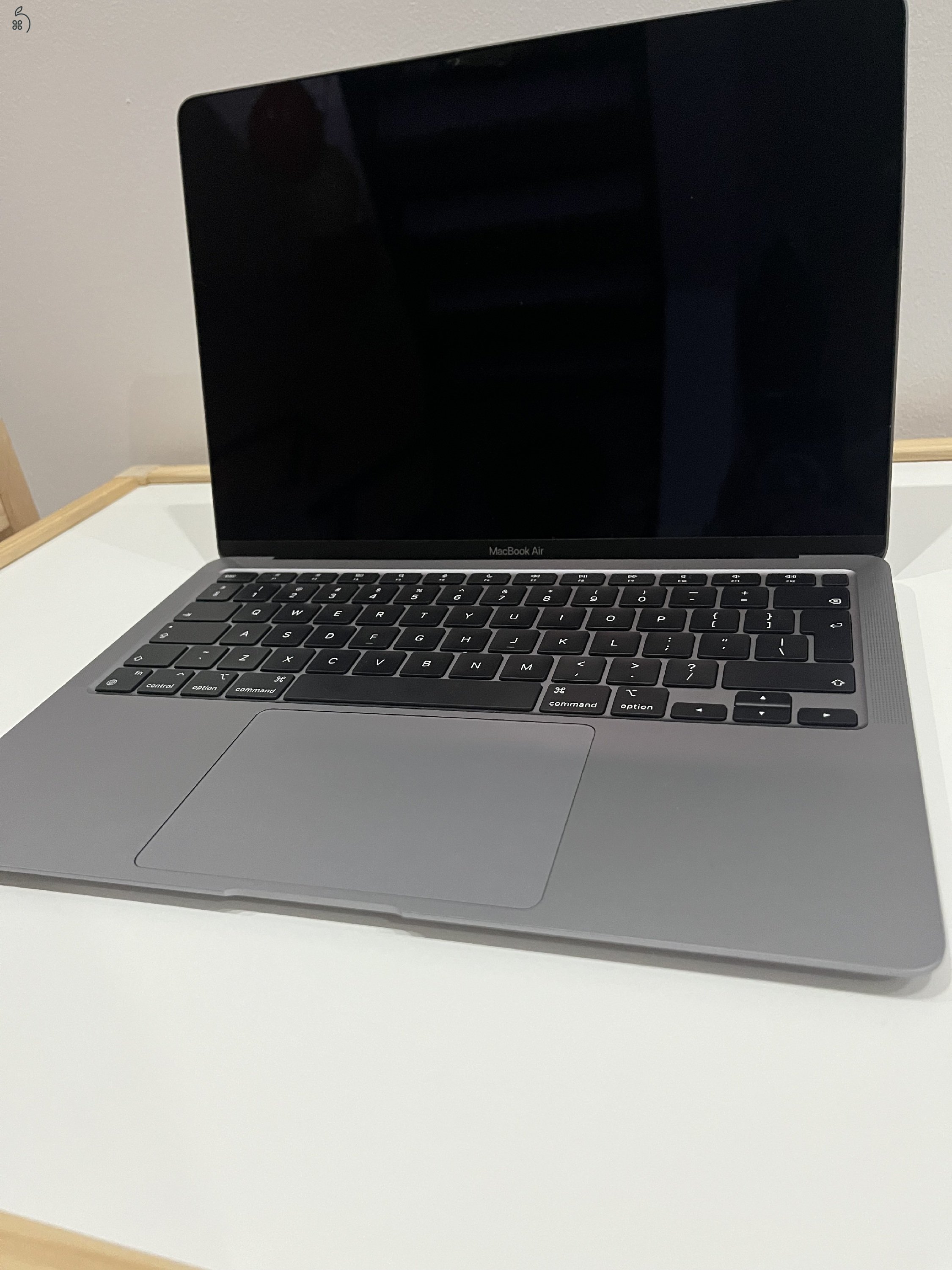 Macbook Air 13 colos M1 karcmentes