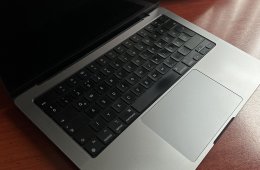 Apple MacBook Pro M1 14