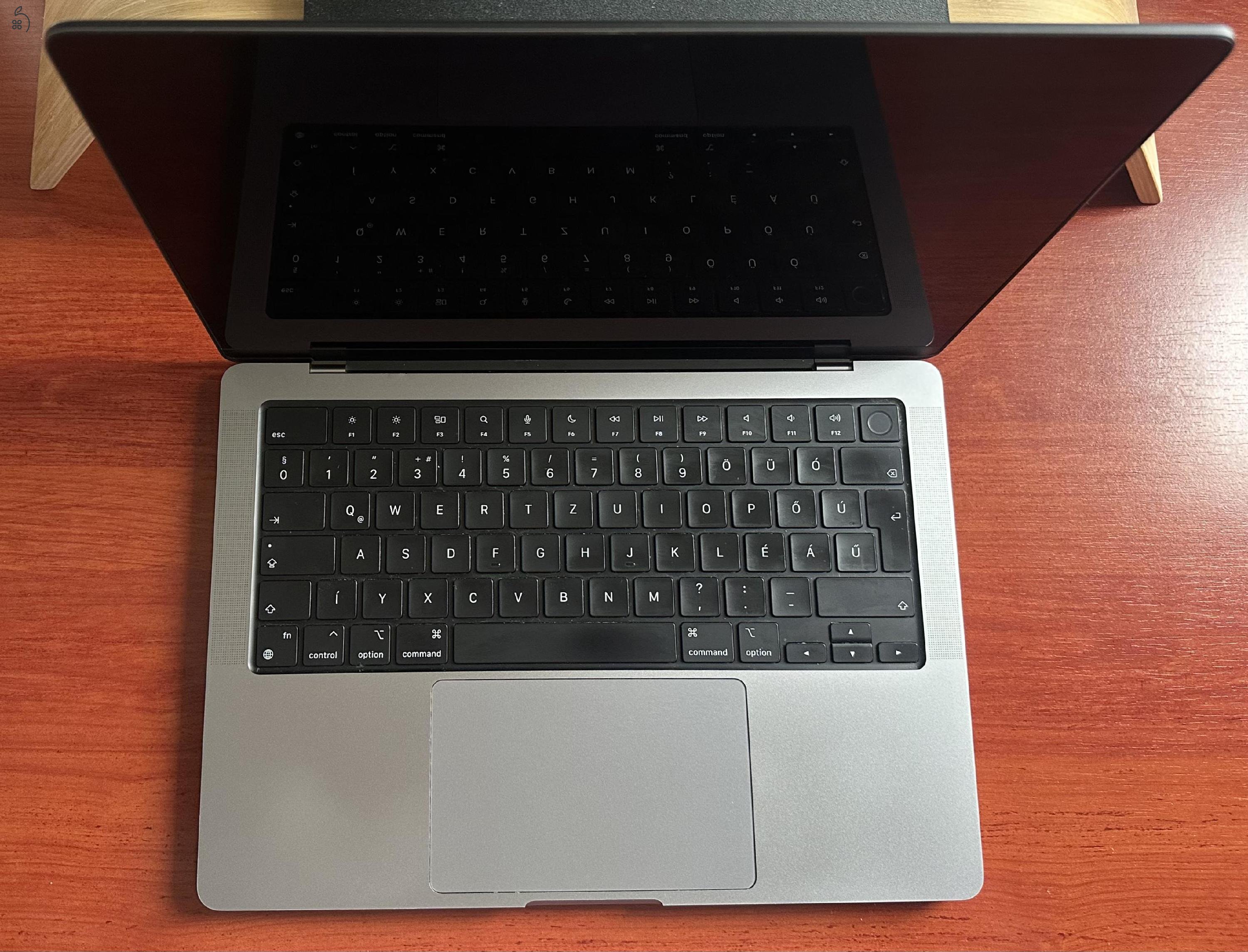 Apple MacBook Pro M1 14