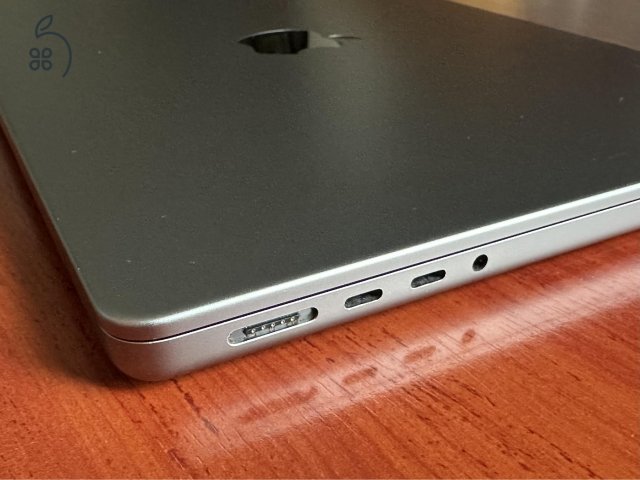 Apple MacBook Pro M1 14