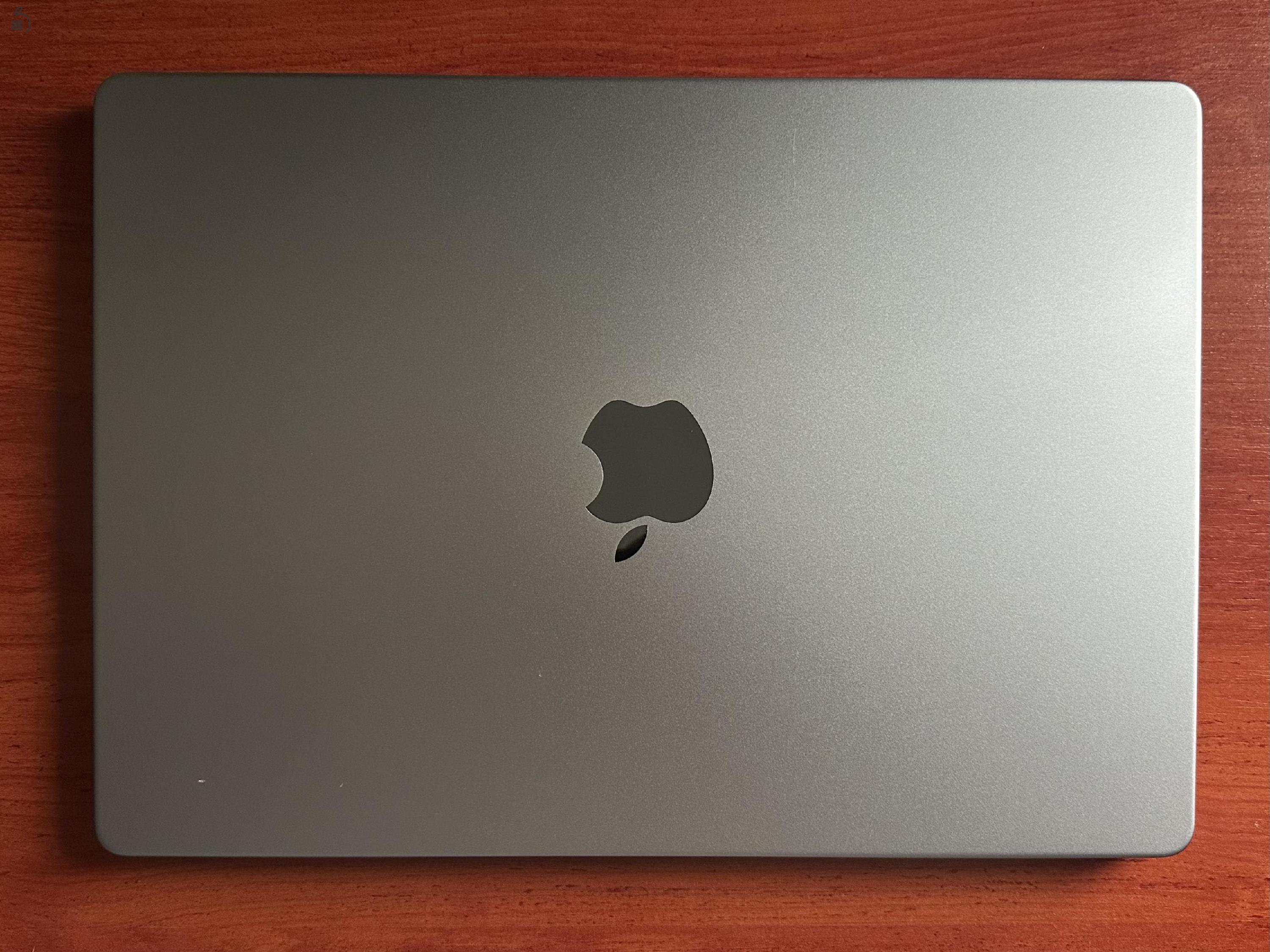 Apple MacBook Pro M1 14