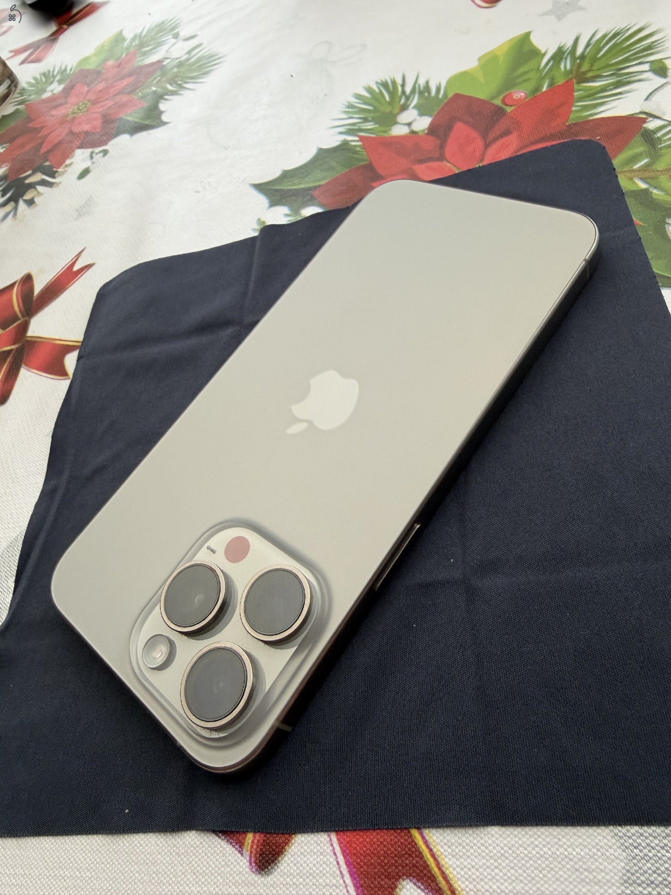 Eladó Használt iPhone 15 Pro Max 256 GB (natúr titán)