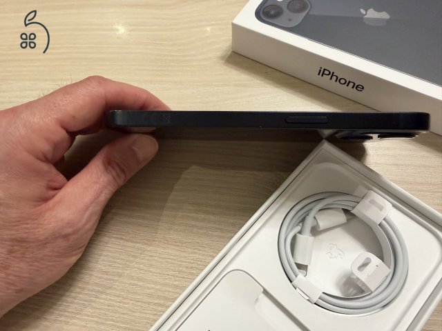 Eredeti dobozban, újszerű iPhone 13 256 Gb