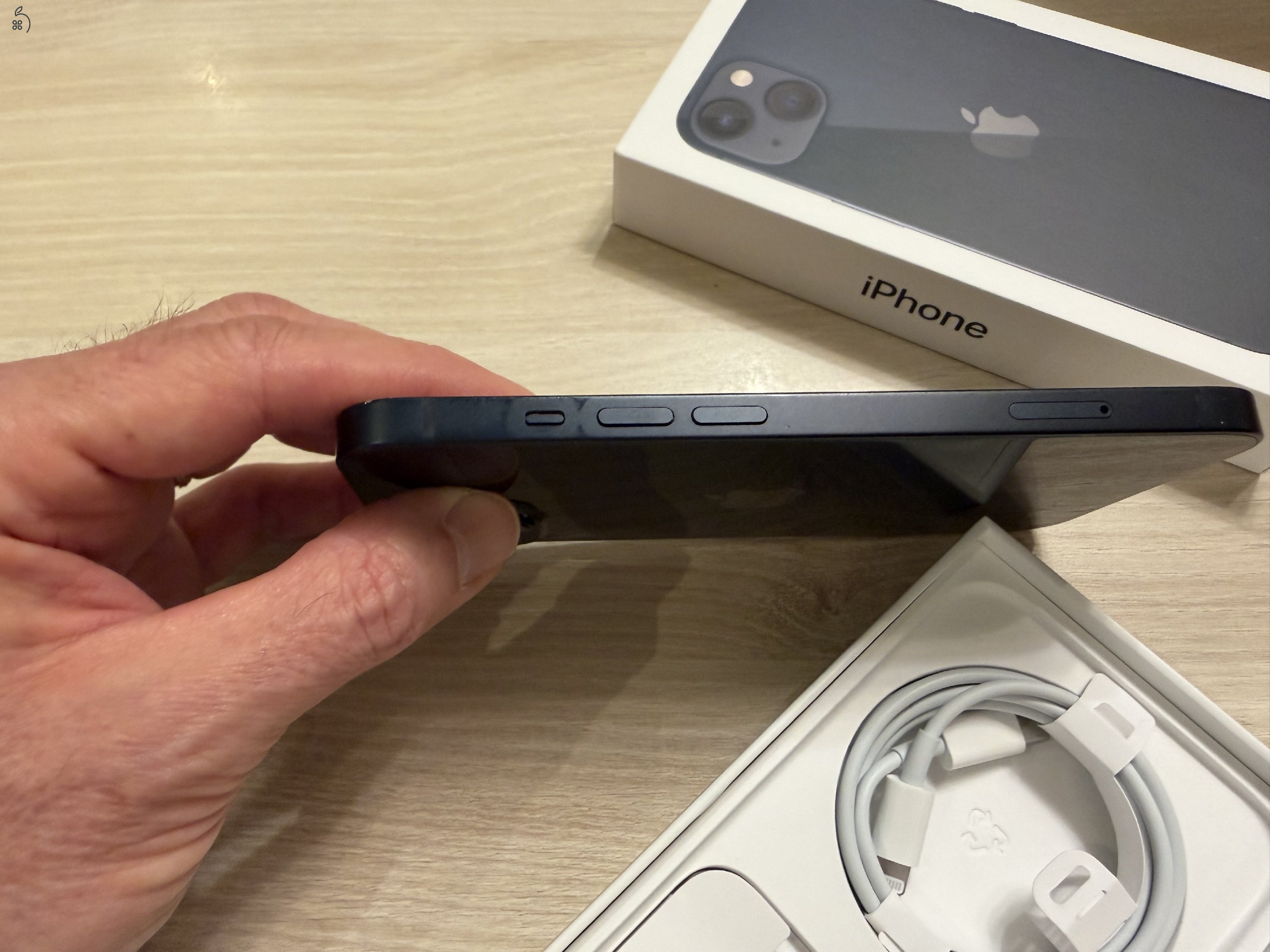 Eredeti dobozban, újszerű iPhone 13 256 Gb