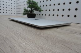 Apple MacBook Air 13” (2020, M1) – Pehelykönnyű, villámgyors, egész napos üzemidő – 8 GB RAM – 256 GB SSD – Használt, szép állapot – 3 hónap garancia