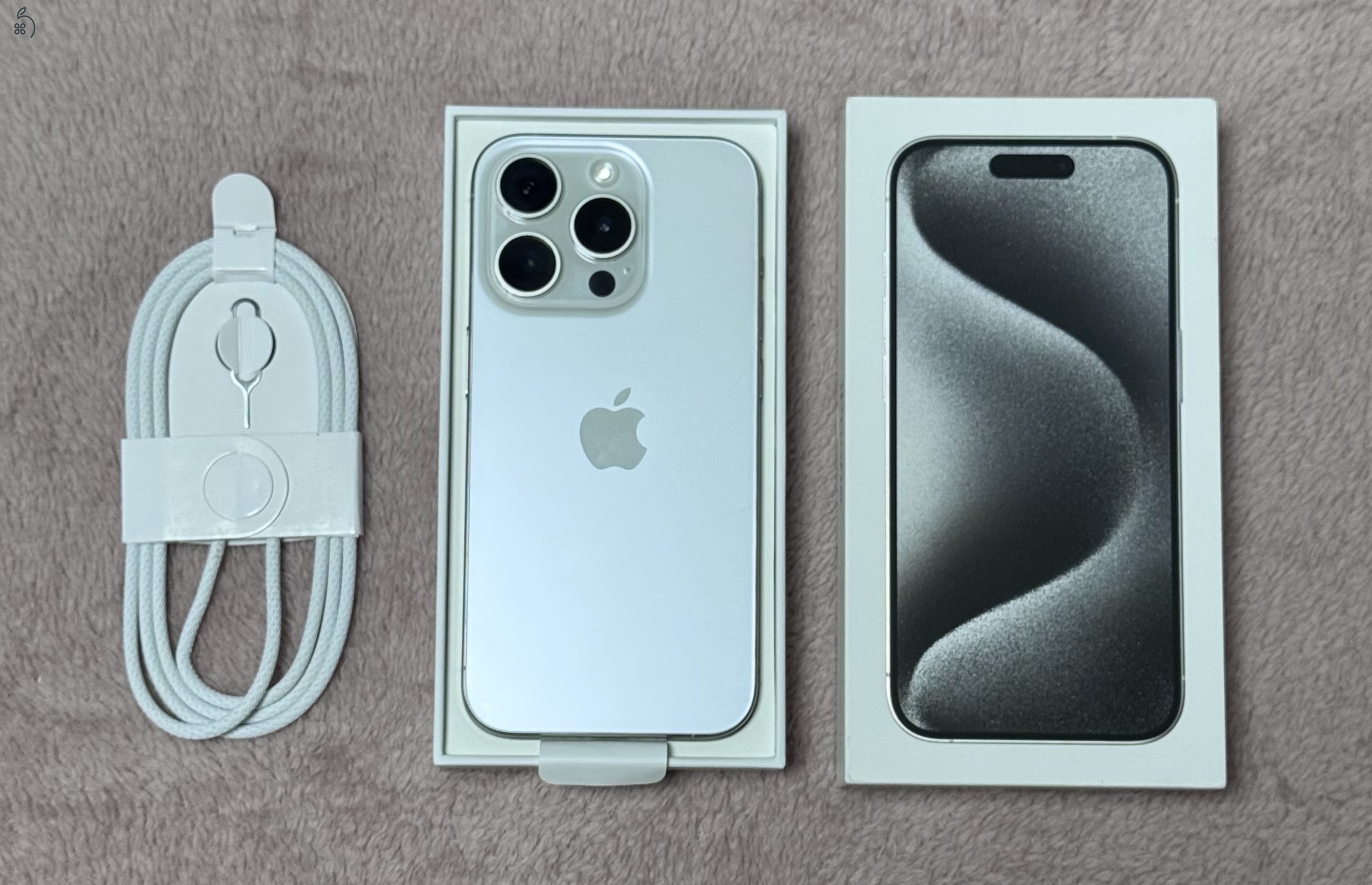 iPhone 15 Pro 128GB - AKKU 88% - Jótállás 2027.02.-hóig, kártyafüggetlen, karcmentes állapot