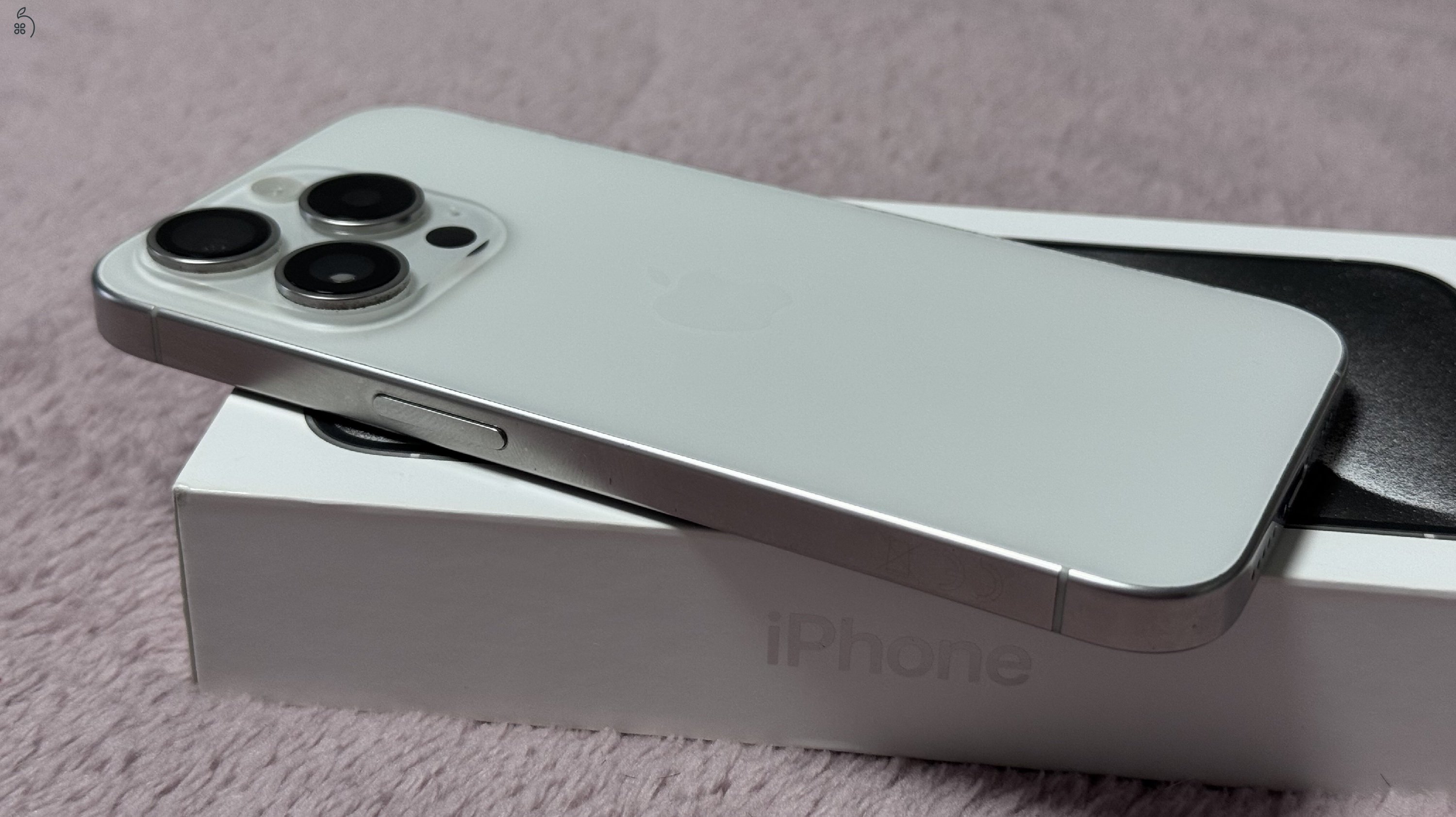 iPhone 15 Pro 128GB - AKKU 88% - Jótállás 2027.02.-hóig, kártyafüggetlen, karcmentes állapot