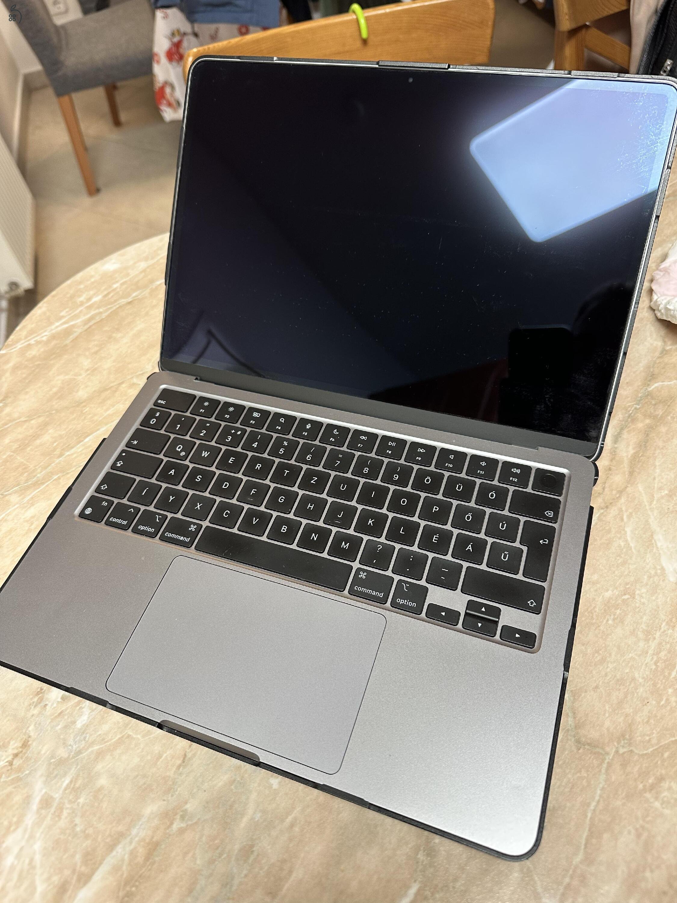 Eladó MacBook Air M2 (2022) 8GB/512GB