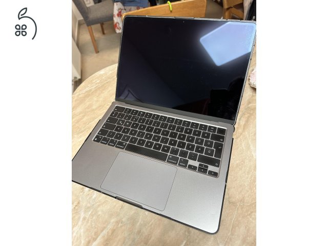 Eladó MacBook Air M2 (2022) 8GB/512GB