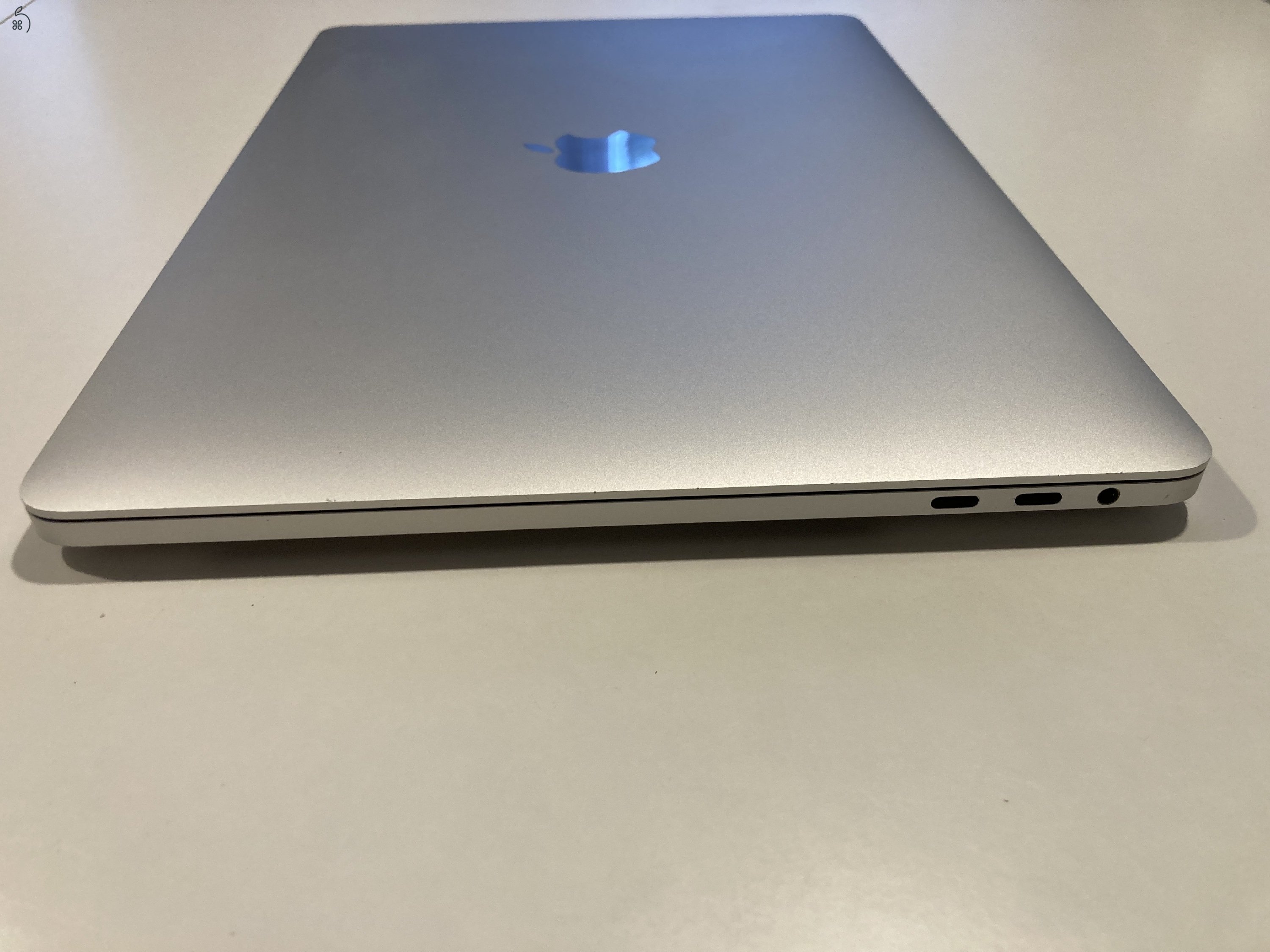 MacBook Pro i5@2.0GHz, 16GB RAM, 1TB SSD