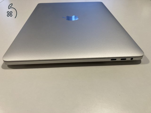 MacBook Pro i5@2.0GHz, 16GB RAM, 1TB SSD
