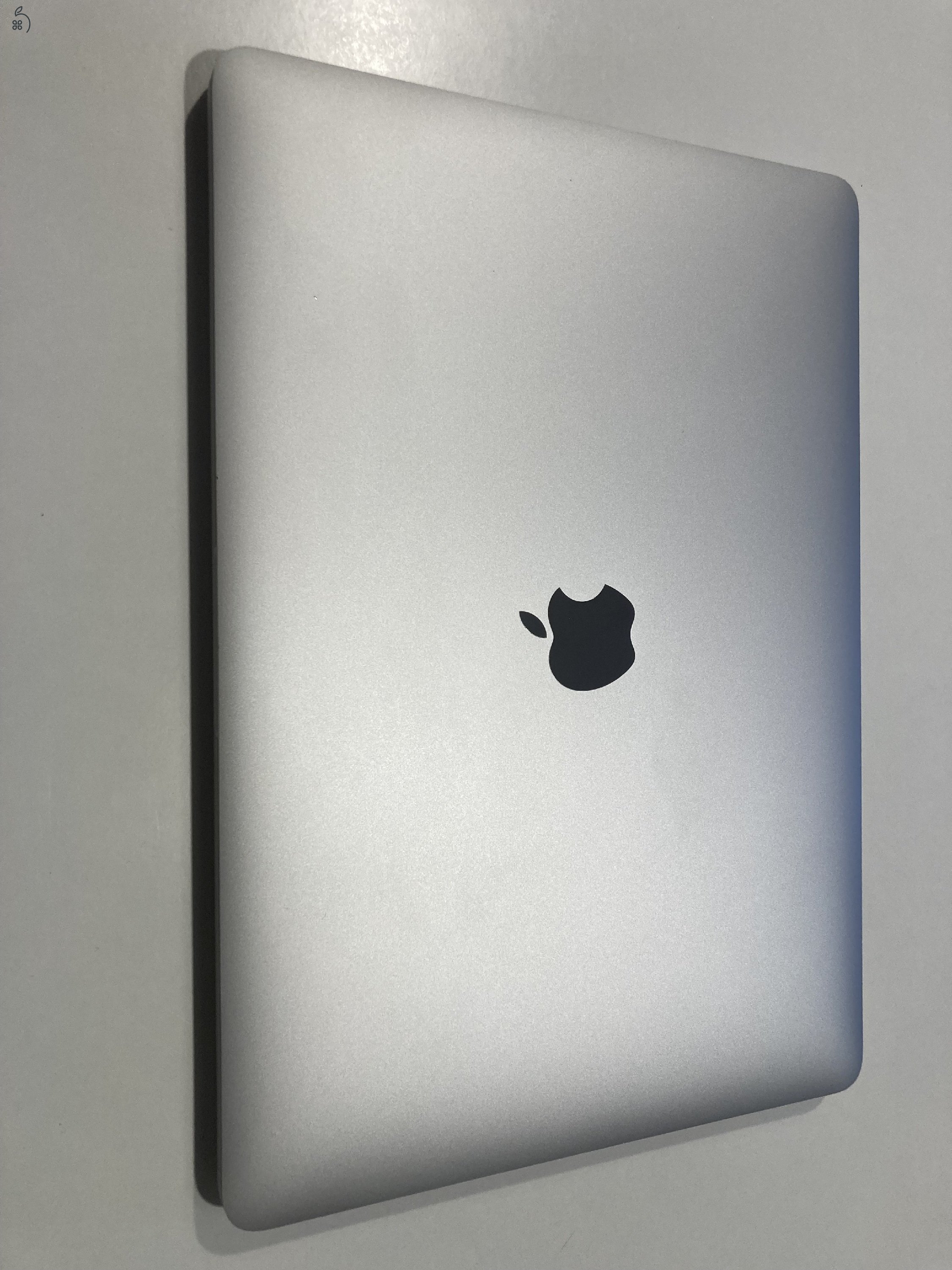 MacBook Pro i5@2.0GHz, 16GB RAM, 1TB SSD