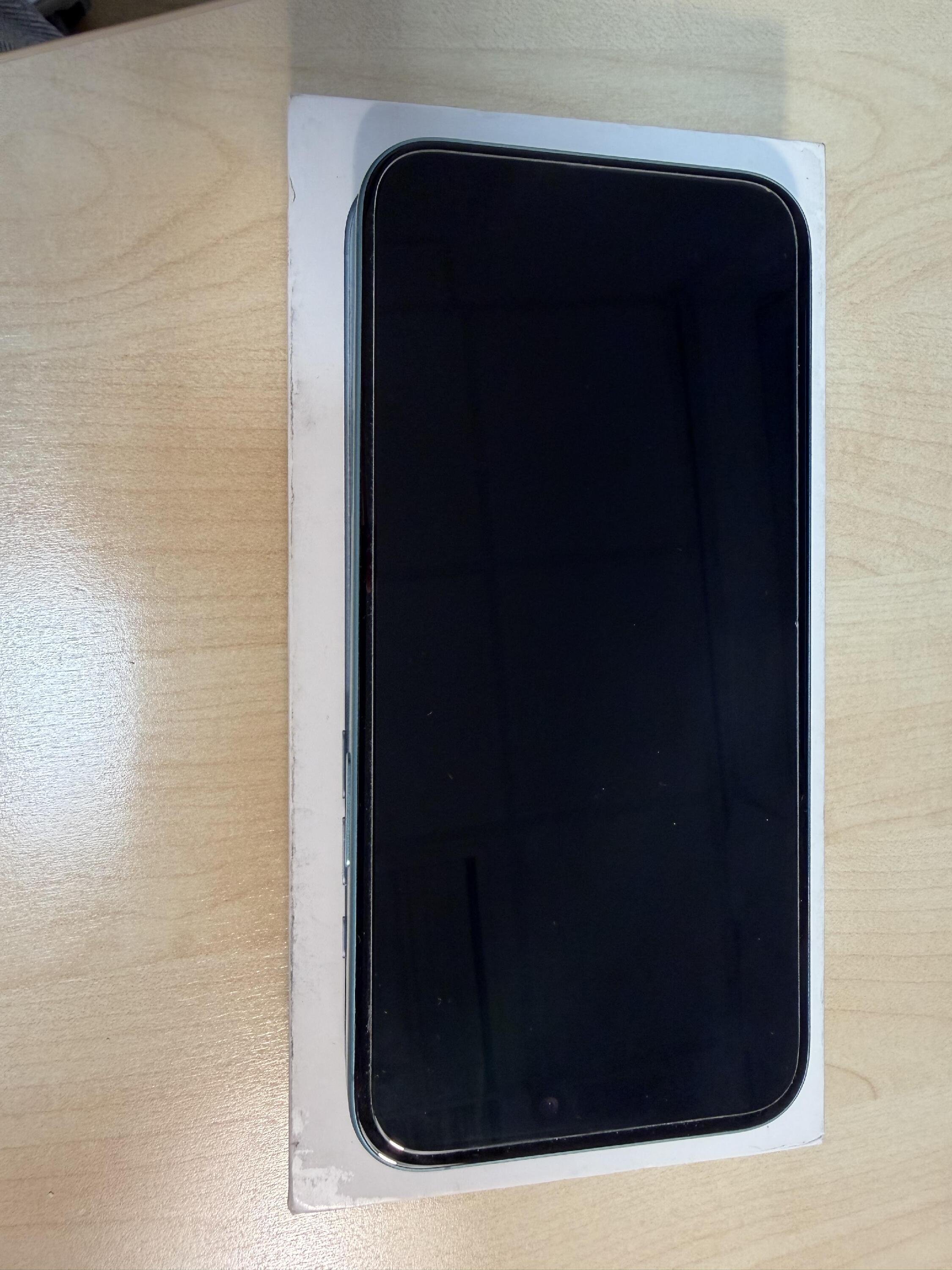 Iphone 16 Plus 128 GB kártyafüggetlen, zsályazöld