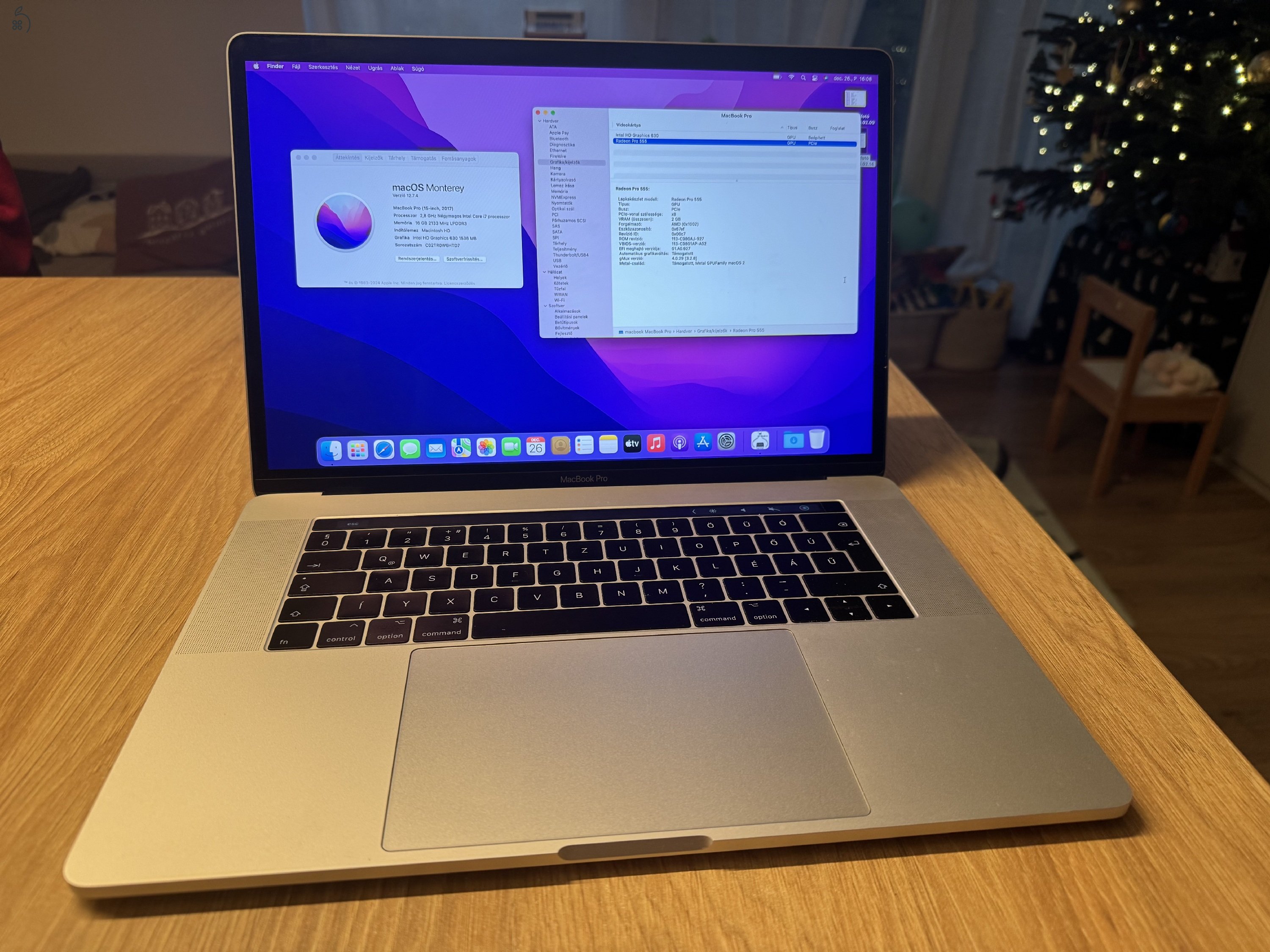 Apple MacBook Pro 15″ - 2017 - Touch Bar - i7 - 16 GB RAM - 256 GB SSD - Radeon Pro55