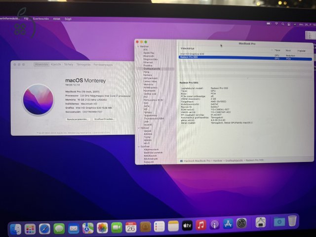 Apple MacBook Pro 15″ - 2017 - Touch Bar - i7 - 16 GB RAM - 256 GB SSD - Radeon Pro55